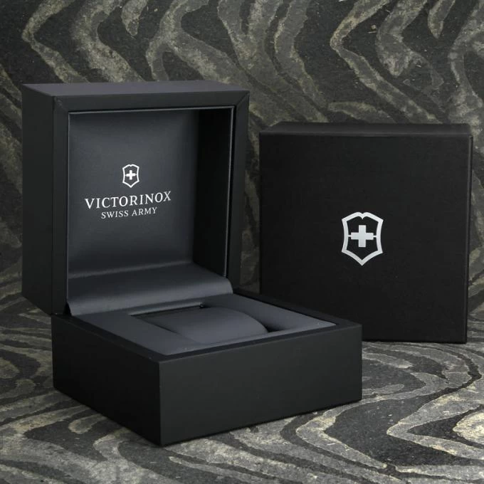 Montre Victorinox 241745 - Alliance Chronographe, Acier Inoxydable Argenté Cadran Noir Homme 4 Montre Victorinox 241745 - Alliance Chronographe, Acier Inoxydable Argenté Cadran Noir Homme – Image 4